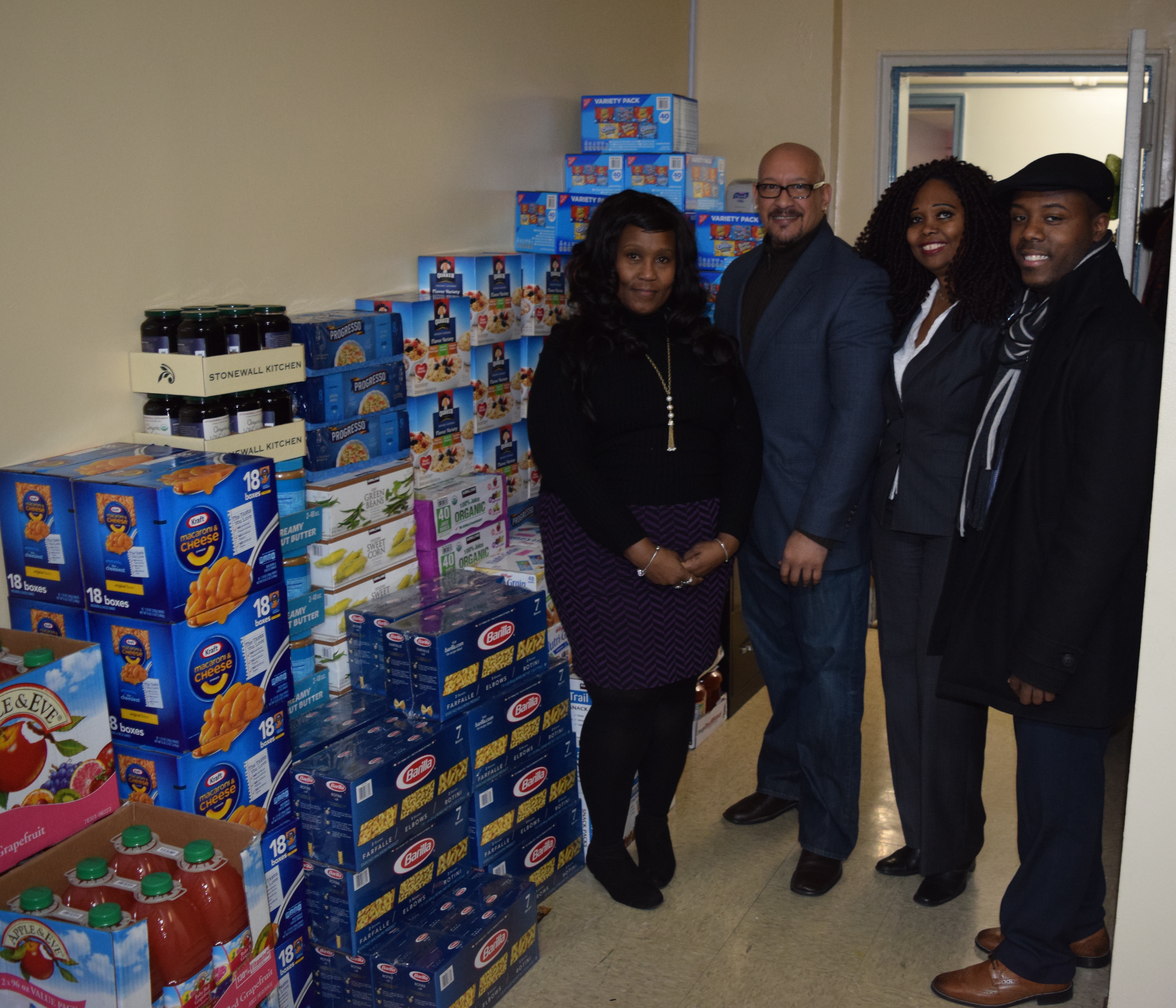 DC 9 Women’s Committee Gives Back for the Holidays